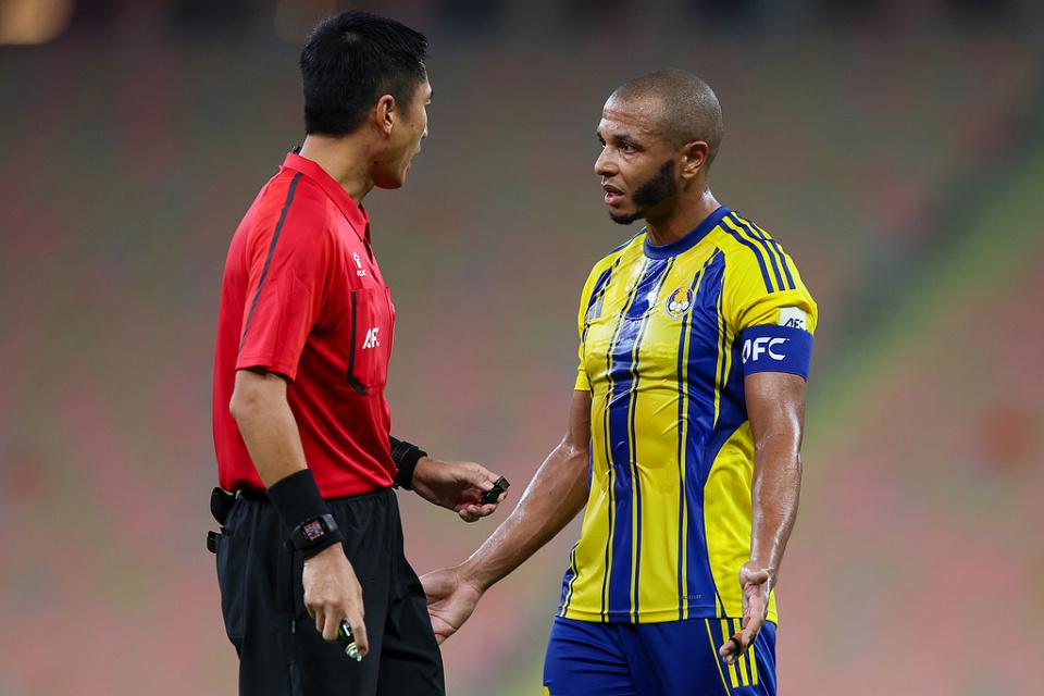 ue, 体育队的前, 这支卡塔尔 ue, 体育队的前, 这支卡塔尔